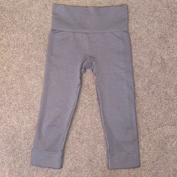 Lululemon High-Rise Crop Leggings - Picture 1 of 3